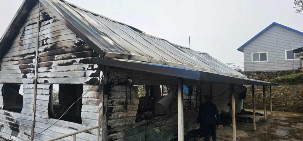 आन्दोलनको नाममा प्रशिद्ध धार्मिक स्थल पाथीभरामा पनि तोडफोड र आगजनी