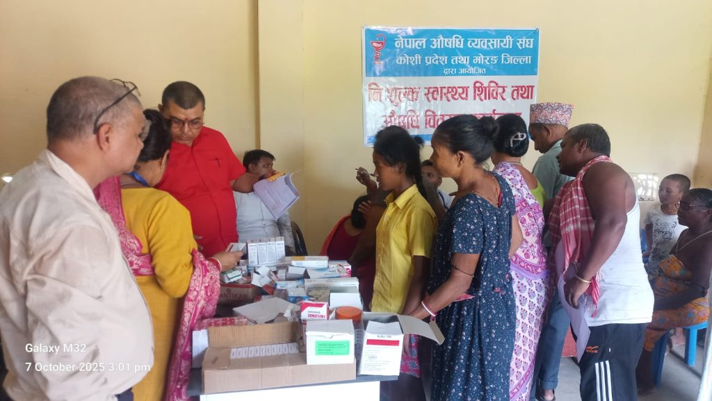 बाढीपीडितका लागि निःशुल्क स्वास्थ्य शिविर, सयभन्दा बढी लाभान्वित