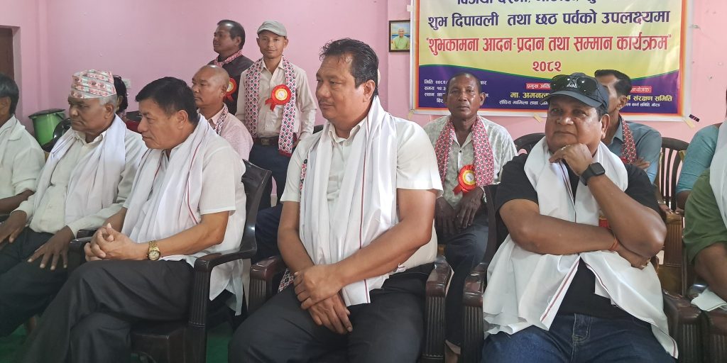 विघटित प्रतिनिधिसभाका सदस्यहरू चुनाव लक्षित गर्दै गाउँमा सक्रिय