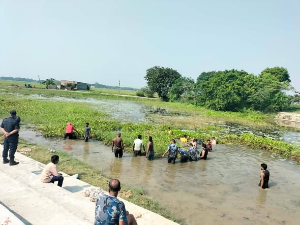 ऐतिहासिक दामादिघी पोखरीको सरसफाइ