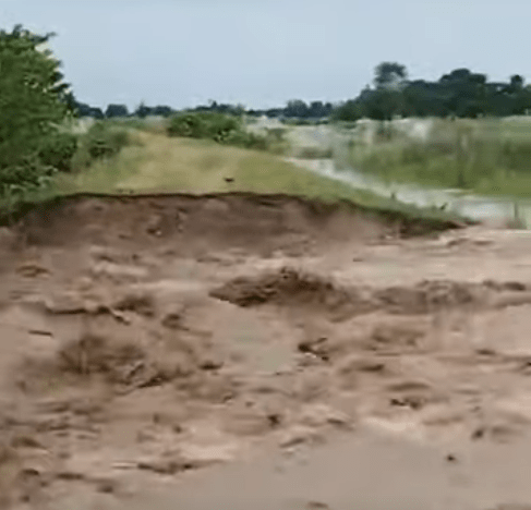 कन्काई नदीको बाँध फुट्यो, रंगथान बस्ती जोखिममा