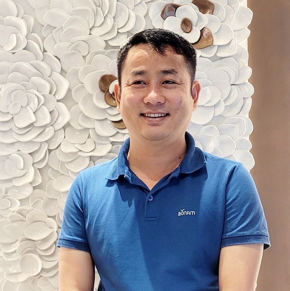 भित्रका लाई निस्की भन्ने बाहिरकालाई फर्किनुस् भन्ने ?