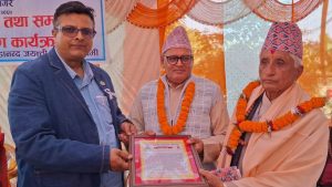 वरिष्ठ पत्रकार लम्सालसहित दुईजना सम्मानित