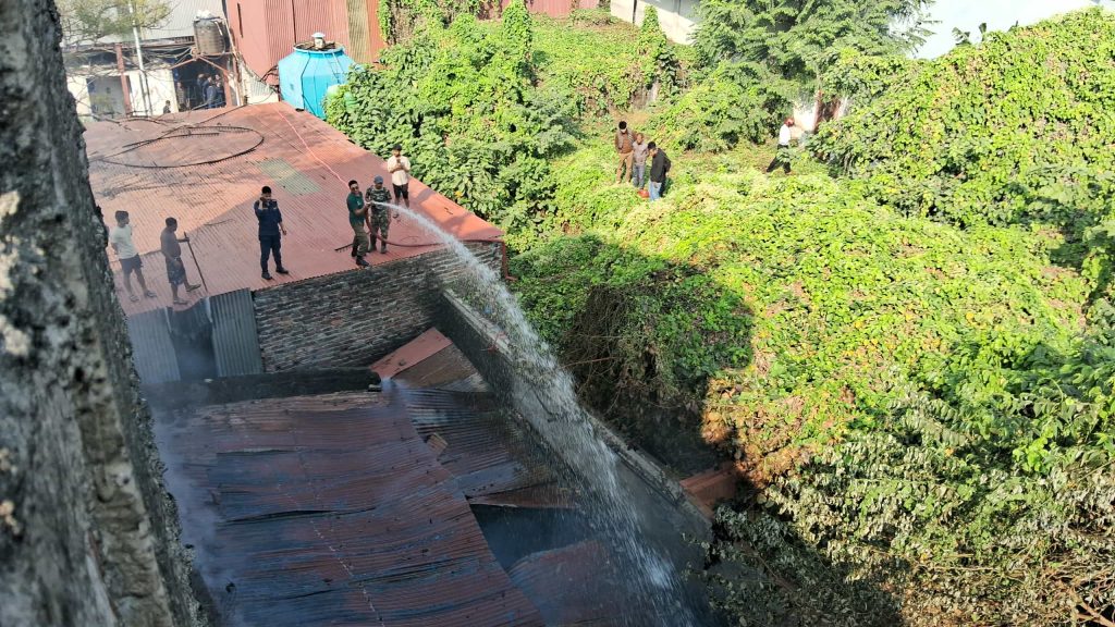 विराटनगरको प्लास्टिक उद्योगको गोदाममा लागेको नियन्त्रणमा