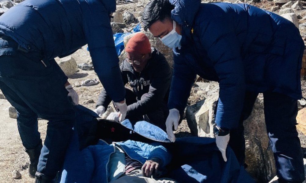 मकालु बेस क्याम्प पुगेका एक पदयात्रीको मृत्यु