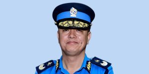 अवकास भएकै दिनबाट निवर्तमान आइजीपी खापुङलाई विदेश भ्रमणमा रोक