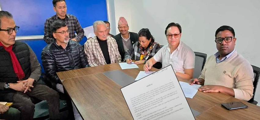 दल छोडेका जनार्दन शर्मा र सन्तोष परियारले बाबुराम संरक्षित पार्टीसँग एकता गर्ने