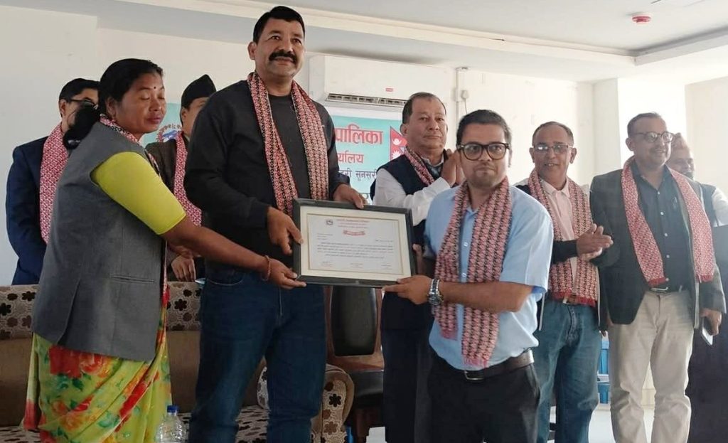 ‘इटहरी सेरोफेरो’ अब कक्षा कोठामा पढ्न पाईने
