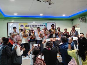 नेत्र खतिवडाको ‘ढुंङ्गो फुलेपछि’ मुक्तक संग्रहको लोकार्पण