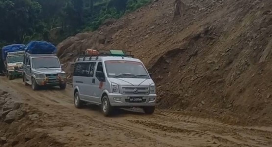 मेची राजमार्गको इलाम राजदुवाली खण्डबाट साना सवारी साधन सञ्चालन