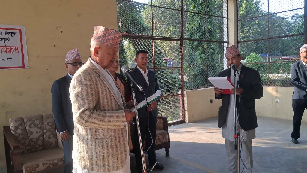 कोशी प्रदेशसभाको सचिवमा सुदर्शन खड्काले लिए शपथ