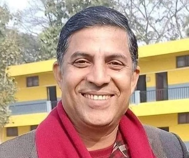 एमाले मोरङका पुर्वसचिव रुपेश खतिवडा नेकपामा प्रवेश गर्दै