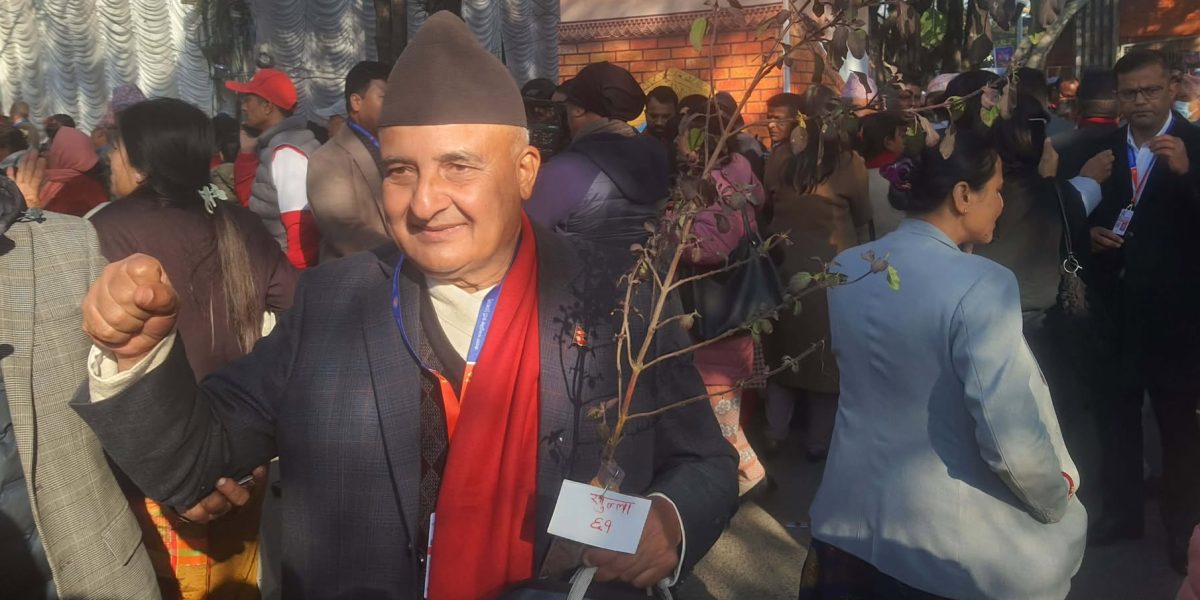 तुलसीको बोट बोकेर एमाले महाधिवेशनमा प्रचार गर्दै छन् : पूर्वमन्त्री