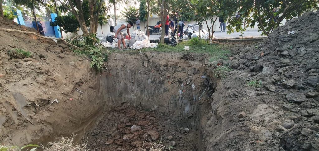 विराटनगरमा ५ हजार ५२७ किलो गाँजा खाल्डोमा पुरियो