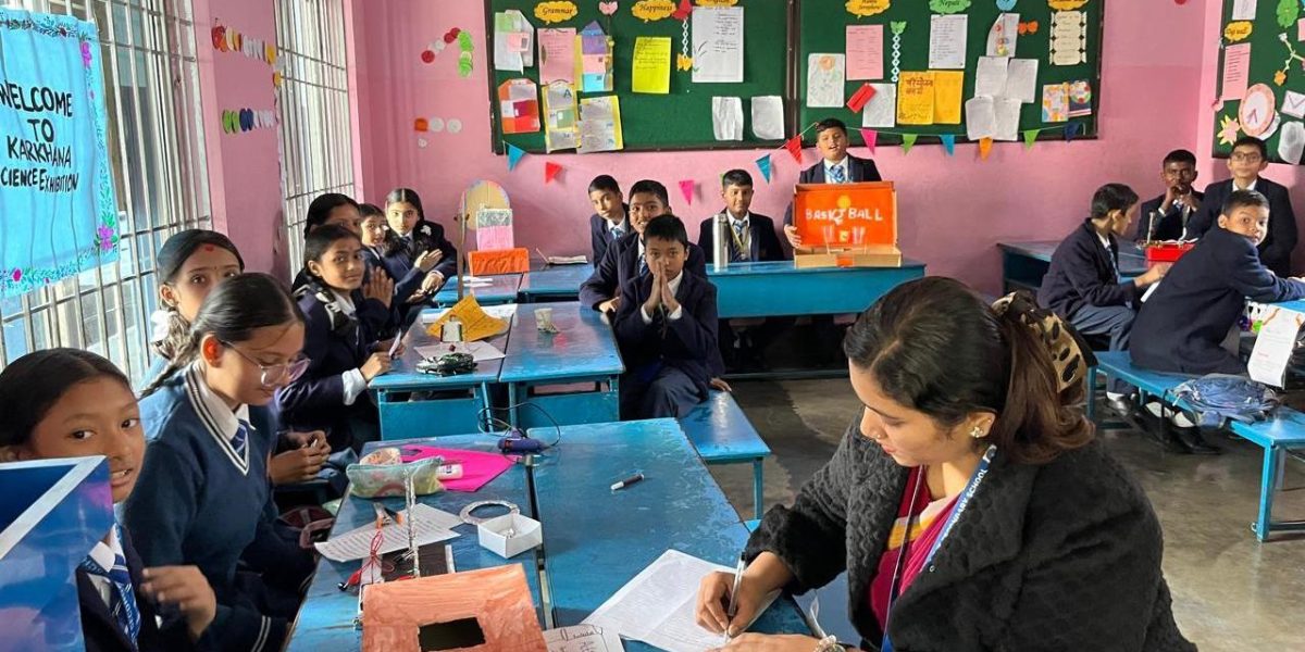 एभरेष्टमा कारखाना प्रदर्शनी, बालबालिकाको परियोजना देखेर अभिभावक दङ्ग