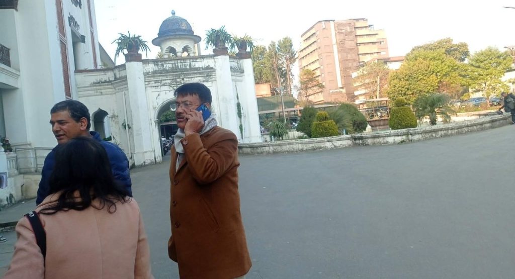 समानुपातिकतर्फको बन्द सूची बुझाउन नेपाली कांग्रेसका नेताहरू निर्वाचन आयोगमा