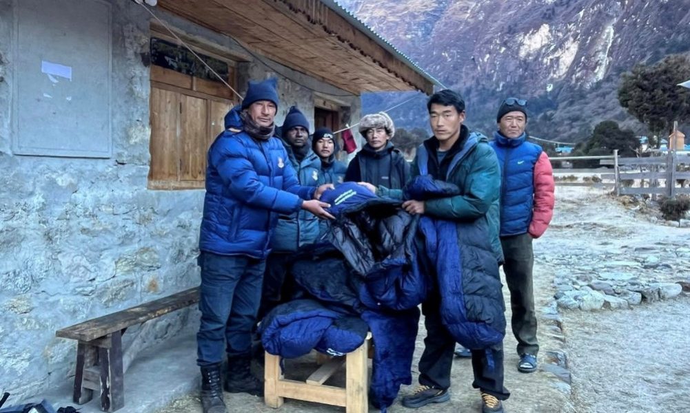घुन्सास्थित प्रहरीलाई माइनस १० डिग्री सहने स्लिपिङ ब्याग