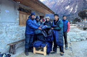 घुन्सास्थित प्रहरीलाई माइनस १० डिग्री सहने स्लिपिङ ब्याग