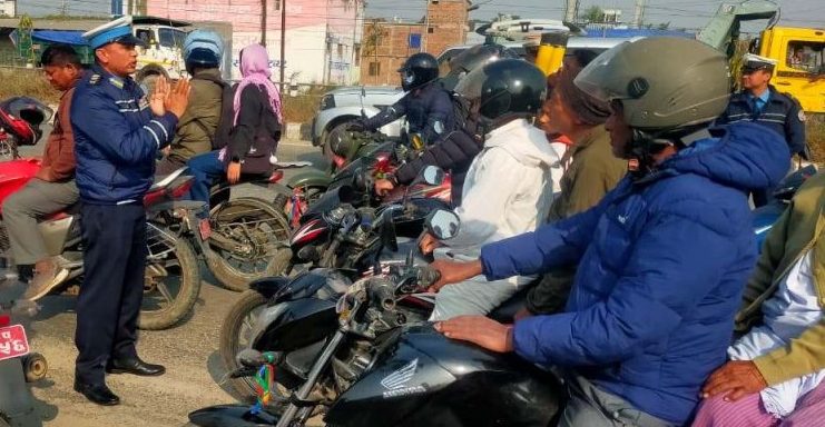 ट्राफिक प्रहरीको ‘चालकसँग २ मिनेट’ विशेष अभियान