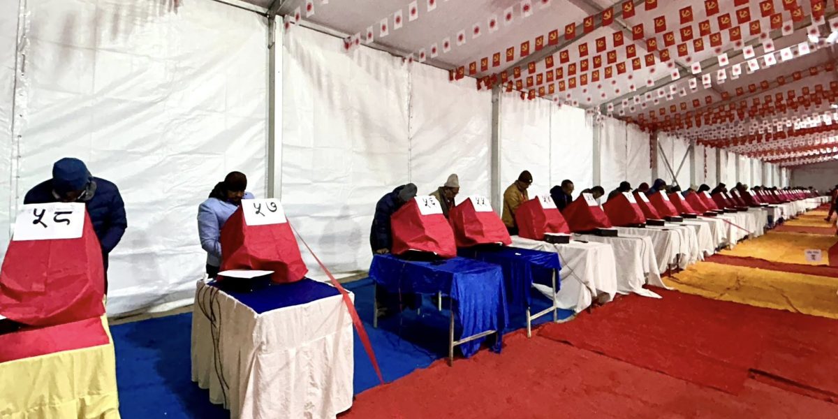 एमाले महाधिवेशन : २२ घण्टापछि सकियो मतदान, २ हजार २ सय २७ मत खस्यो