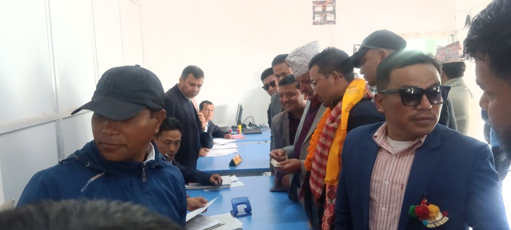 झापा ५ मा नेकपाका रन्जितले गरे उम्मेदवारी दर्ता