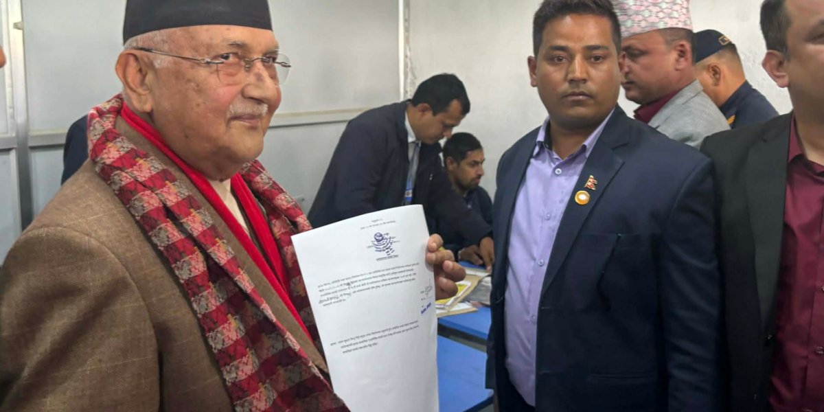 केपी ओलीले झापा–५ मा गरे उम्मेदवारी दर्ता, भने ५ वटै क्षेत्रमा एमाले जित्छ