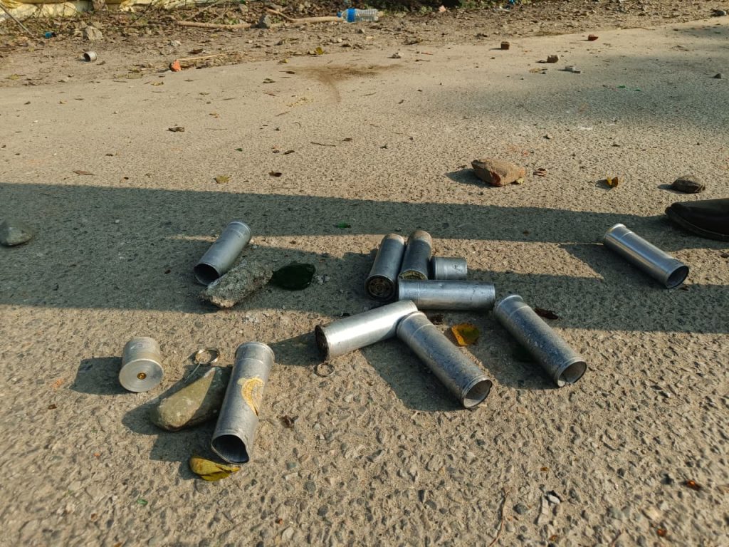 तनावग्रस्त लौकहीको १७ तस्बिर