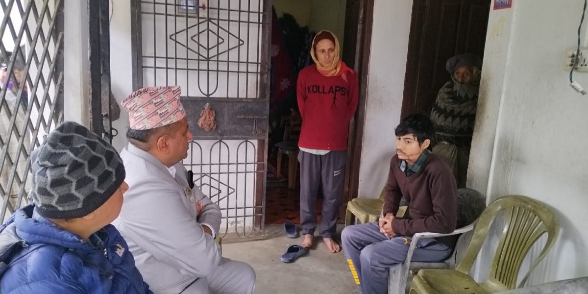 मन्त्री पराजुलीद्धारा जेनजी आन्दोलनका घाइते ढकालसँग भेट