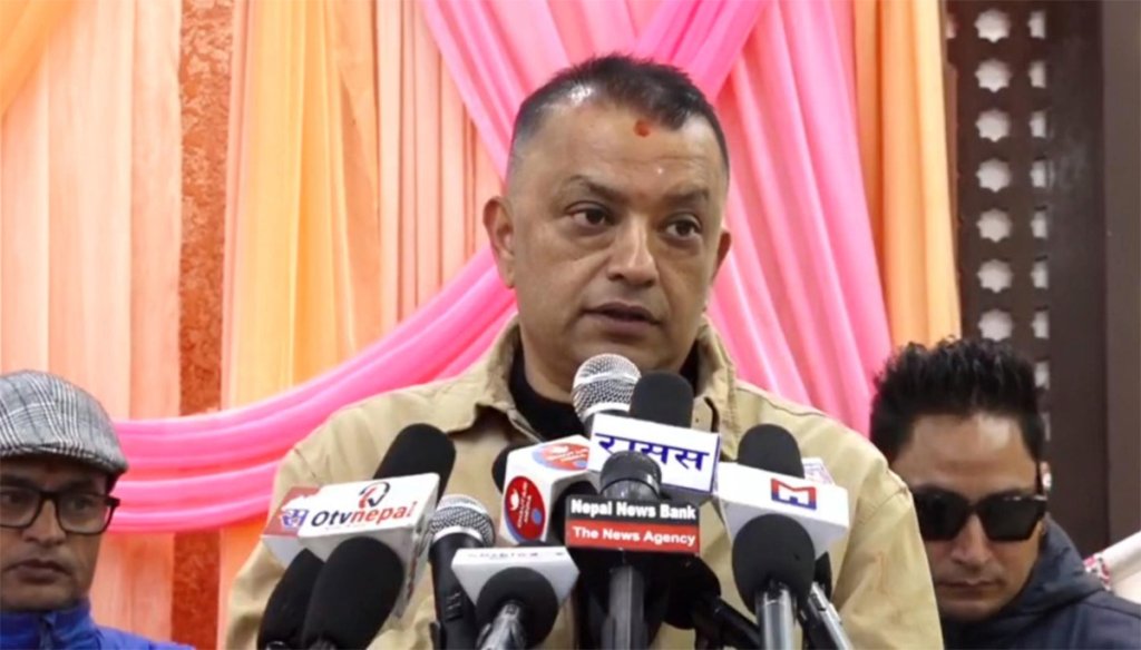 गीत गाएर मात्र पुग्दैन, संविधान र कानुनै बदल्नुपर्छ : थापा
