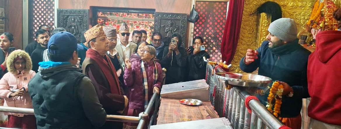 विराटनगर आएर पूर्वराजाले गरे काली मन्दिरमा पुजा अर्चना