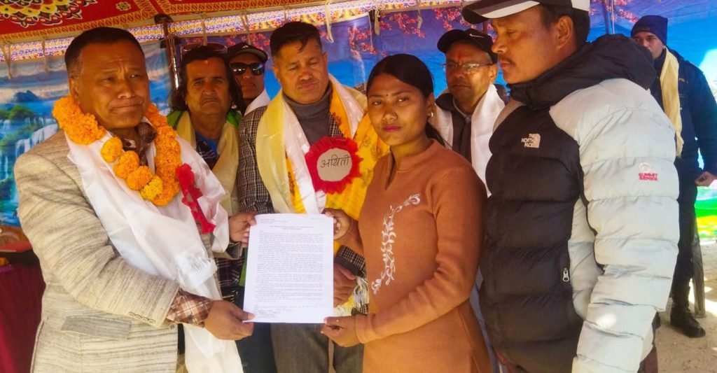 गोकर्णेश्वरका विकट गाउँको विकासका लागि ऊर्जा मन्त्रीलाई ध्यानाकर्षण