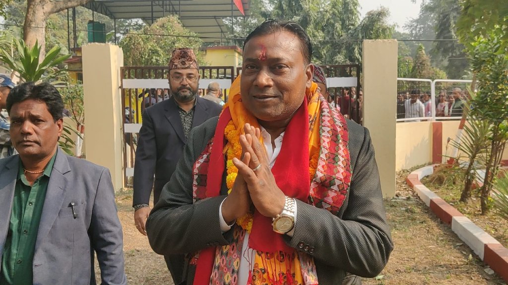 मोरङ ५ मा १० वर्षपछि एमालेको आफ्नै उम्मेदवार, अग्रवालले गराए मनोनयन दर्ता