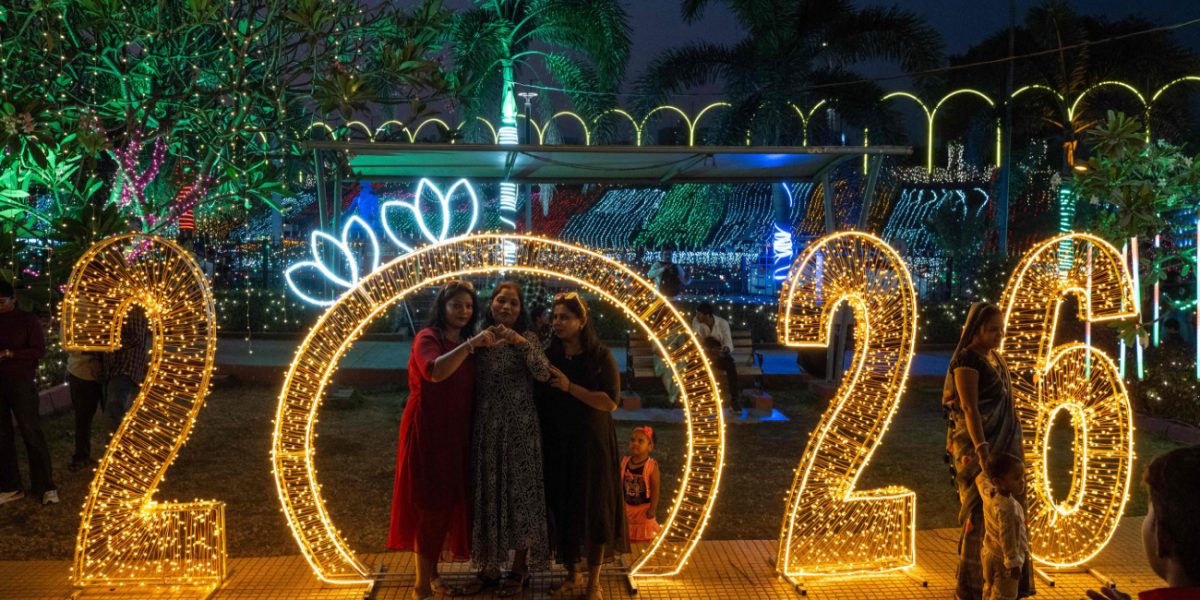 विश्वभर हर्षोल्लासका साथ नयाँ वर्ष सन् २०२६ को स्वागत