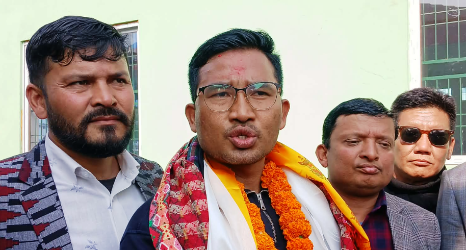 दुई अतिवादविरुद्ध मेरो उम्मेदवारी हो : रञ्जित तामाङ