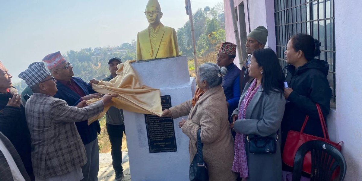 प्रजातान्त्रिक योद्धा दिवानसिंह राईको शालिक अनावरण