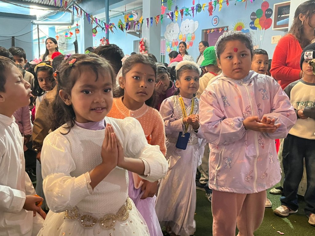 एभरेष्टमा धुमधामका साथ मनाइयो सरस्वती पूजा