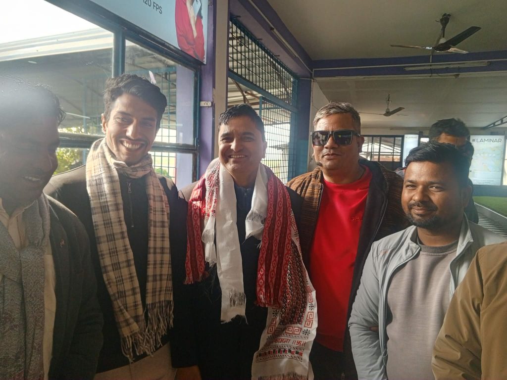 उपमहासचिवम भट्टराईलाई एमाले कार्यकर्ताको उपेक्षा, नेकपाका कार्यकतर्काले गरे स्वागत