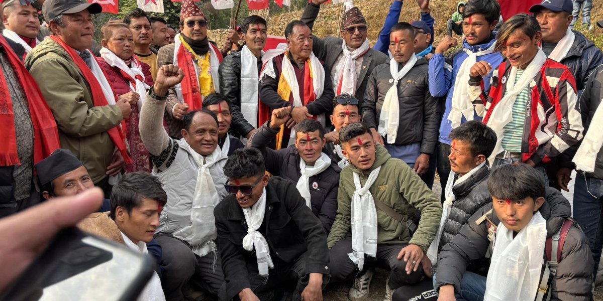 दुप्चेश्वरमा कांग्रेस र एमाले परित्याग गरी ५० भन्दा बढी नेता-कार्यकर्ता नेपाल कम्युनिस्ट पार्टीमा प्रवेश
