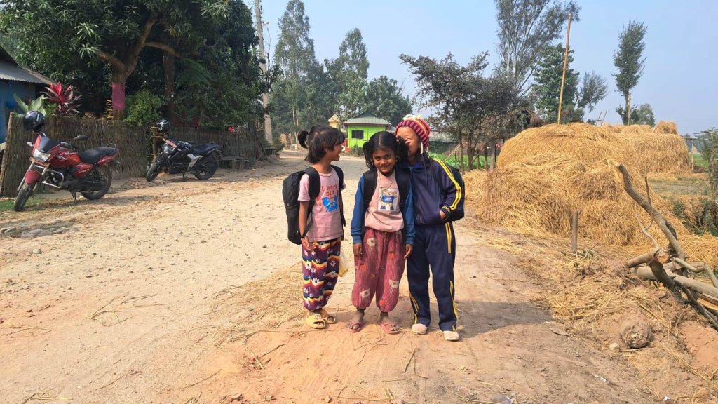 झापा–५ को चित्र : विपन्नका दुःख उस्तै