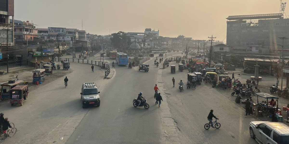झापा ५ : चोकचोकमा ओली र बालेनको पक्षमा लाखौँको बाजी