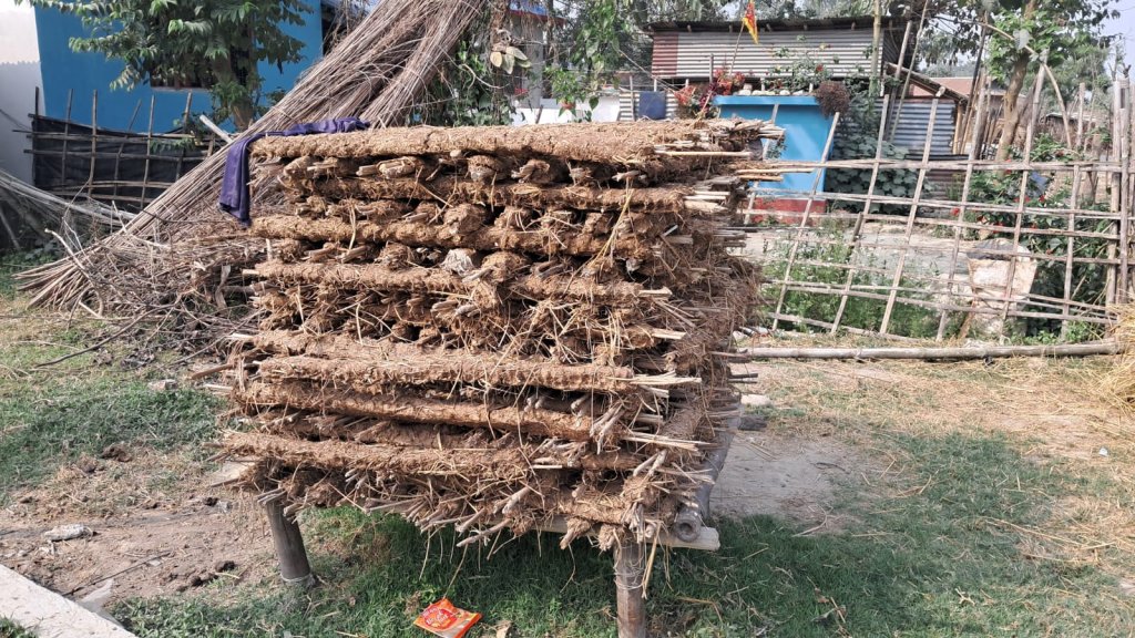 ‘गुइँठा’ बाल्नेहरू ओलीसँग असन्तुष्ट