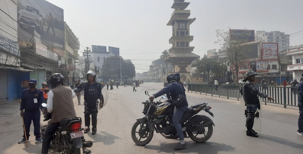 वीरगञ्जमा कर्फ्यू हट्यो, निषेधाज्ञा भने कायमै