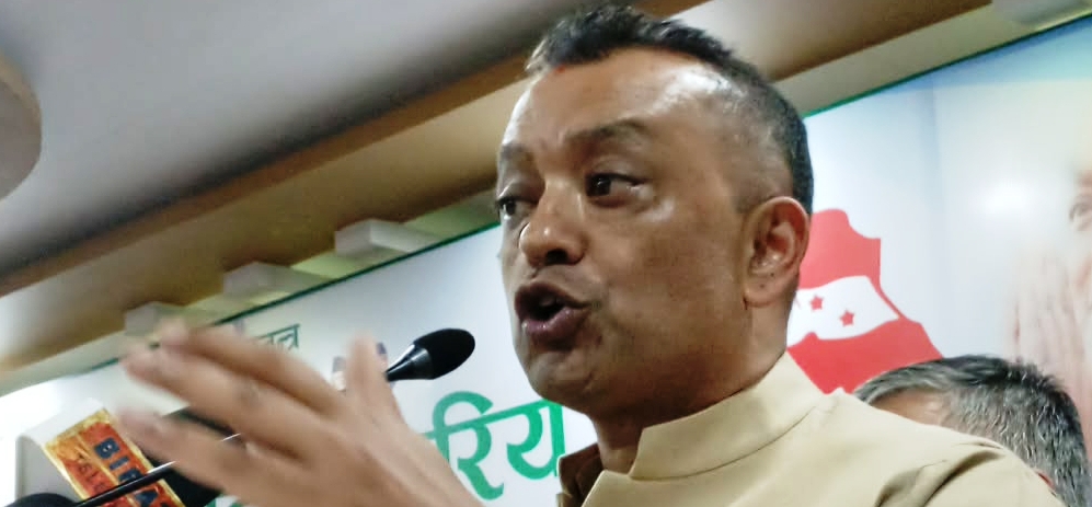 कांग्रेस ‘ऐना पुछेर होइन, अनुहारको दाग मेटेर’ अघि बढ्छ : थापा