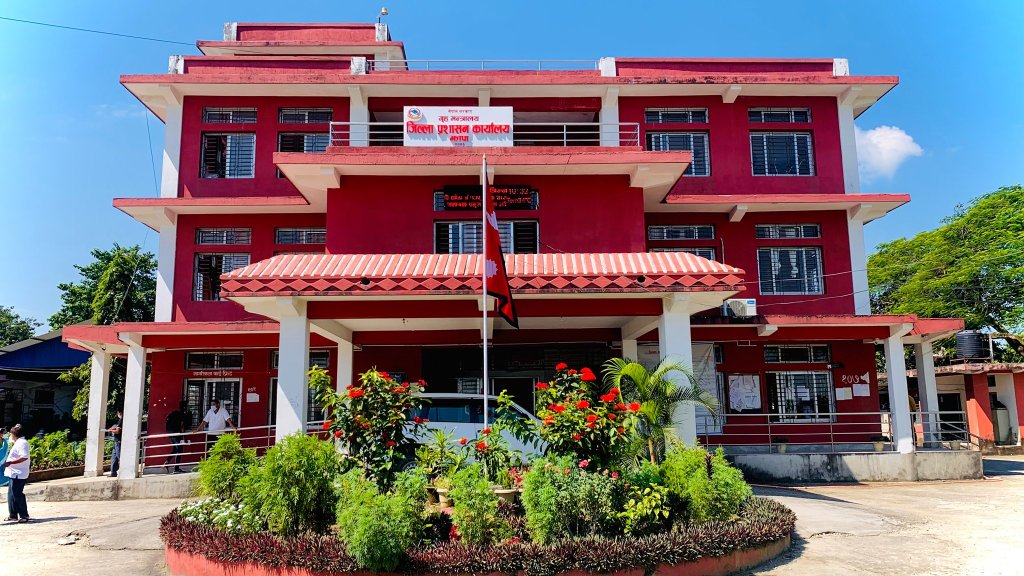‘कसलाई भोट हाल्नुहुन्छ ?’ भन्ने प्रश्न सोध्न झापा प्रशासनको रोक