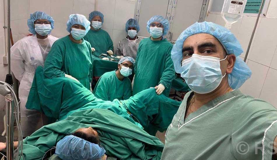 खोटाङ  अस्पतालमा पपाठेघर खस्ने समस्याको निःशुल्क शल्यक्रिया सेवा