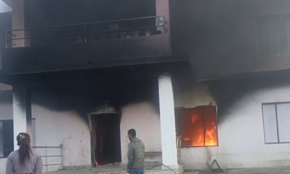 गाउँपालिकाको निर्माणाधीन भवनमा आगलागी, करोडौंको क्षति