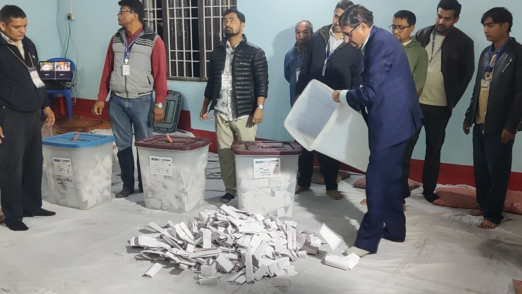 कोशीमा पहिलो दल रहेको एमाले तेस्रो स्थानमा टिक्न श्रम संस्कृति पार्टीसँग संघर्ष गर्दै