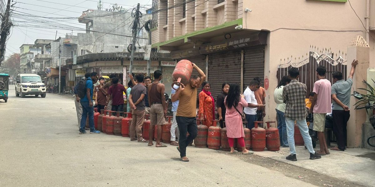 पर्याप्त बजारमा पठाउँदा पनि किन देखिदैछ ग्यासको अभाव ?