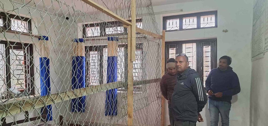 खोटाङमा मतगणना स्थल तयार, लगाइयो तारजाली