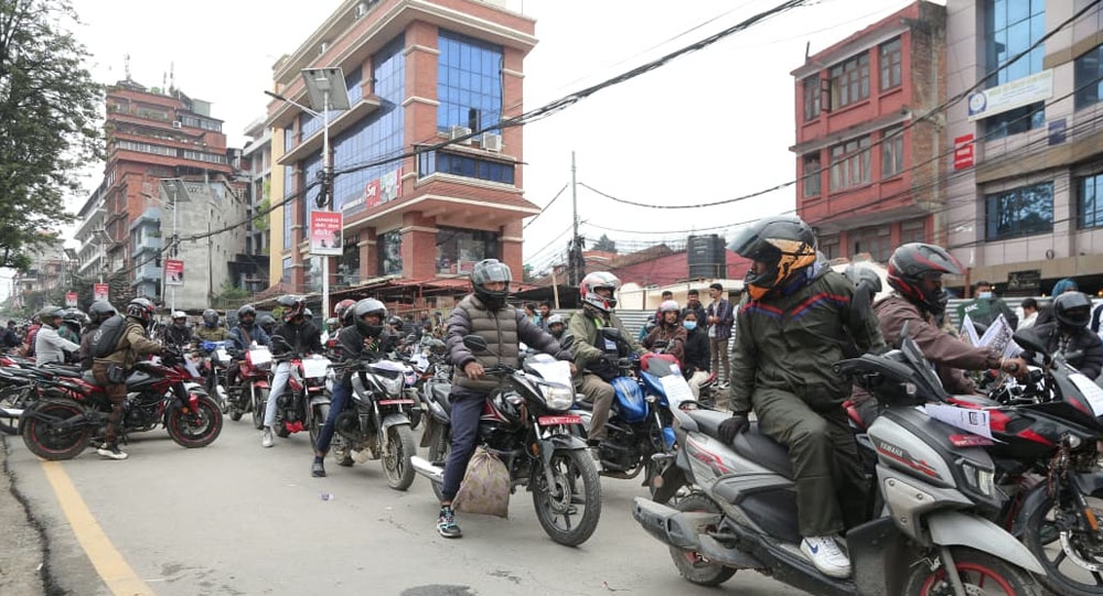 राइड सेयरिङ चालक आन्दोलित, माइतीघरदेखि तीनकुनेसम्म र्‍याली